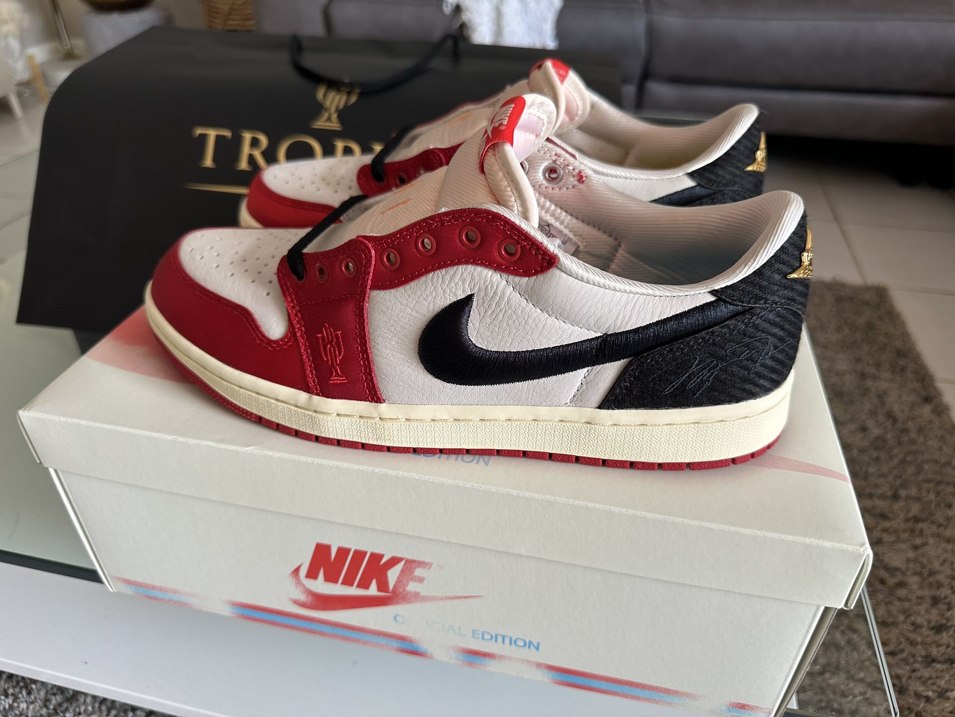 Trohy Room x Air Jordan 1 Retro OG Low Away Size 10