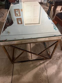 Mesa de Espejos y patas de Metal Dorado