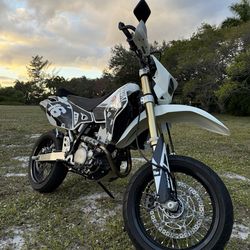 22 Suzuki drz400SM