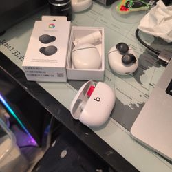 selling variety buds (pixel pro and beats studio)