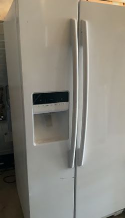 Maytag Side By Side Counter Depth Refrigerator Fridge Side by Side With Ice and Water
