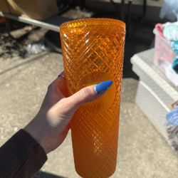 Starbucks Cups, missing straws