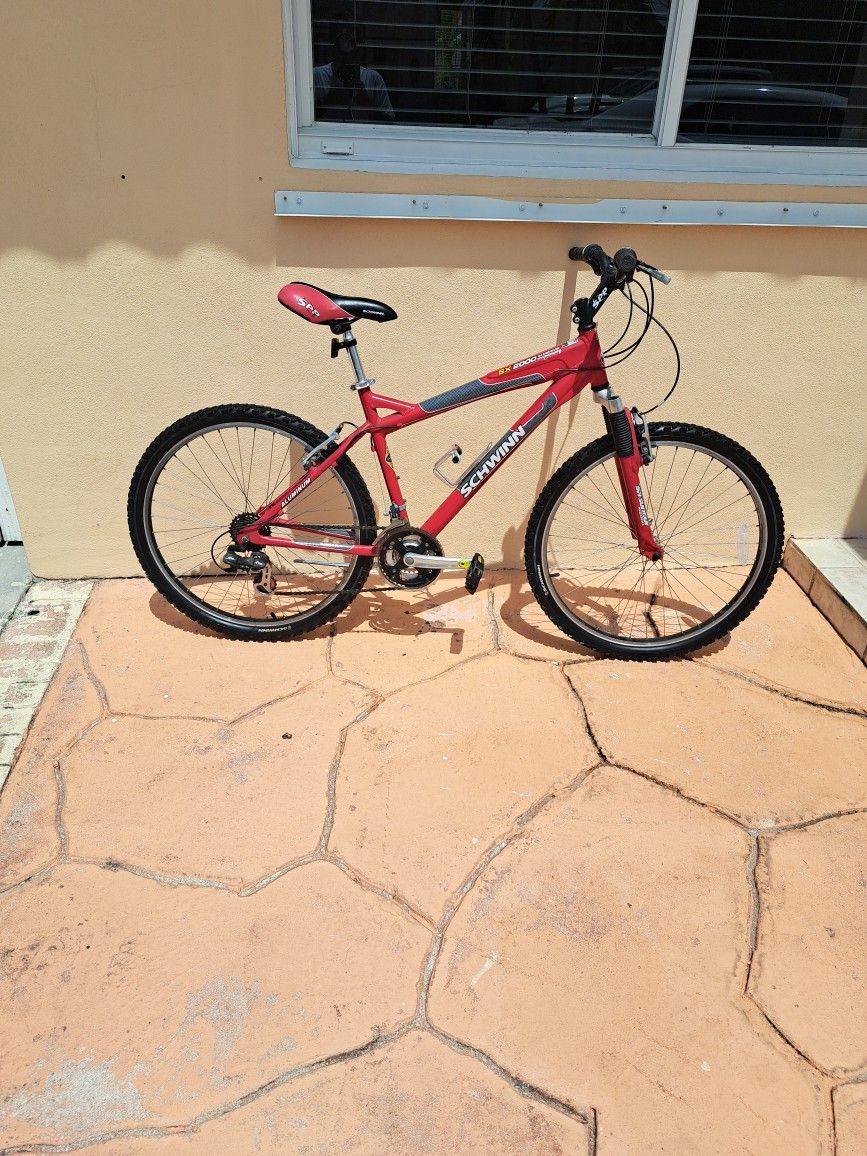 SX2000 ALUMINUN HYDROFORM, SR SUNTOUR M SCHWINN BIKE.
