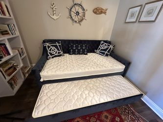 Navy Twin Day Bed With Trundle
