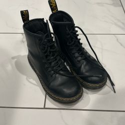 Kids' Lace Up Dr Marten Boots Sz 2