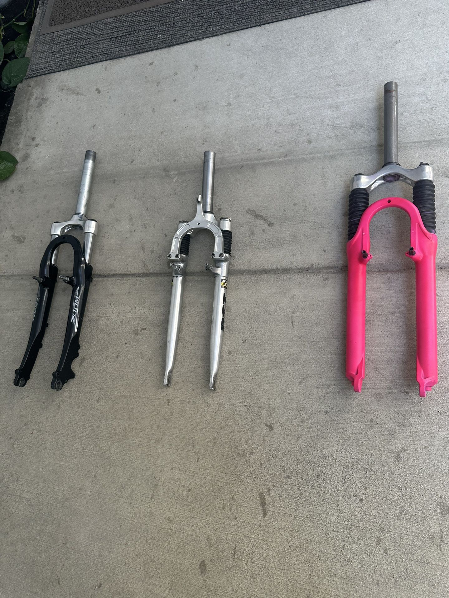 3 Suspension Forks For $40 Altogether
