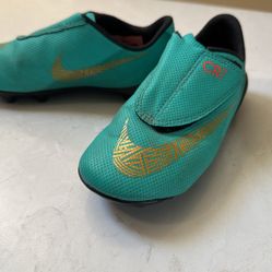 Kids Size 12C NIKE KIDS MERCURIAL VAPOR 12 CLUB PS CR7