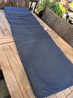 1x sunbrella brand lounge chaise chair cushion in navy blue  Located in concord  Measures: 79” long.       24” wide.         2.5” thick  $65 or best o