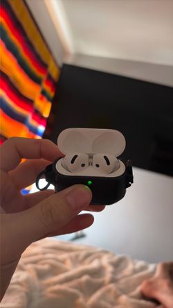 Apple AirPods w case