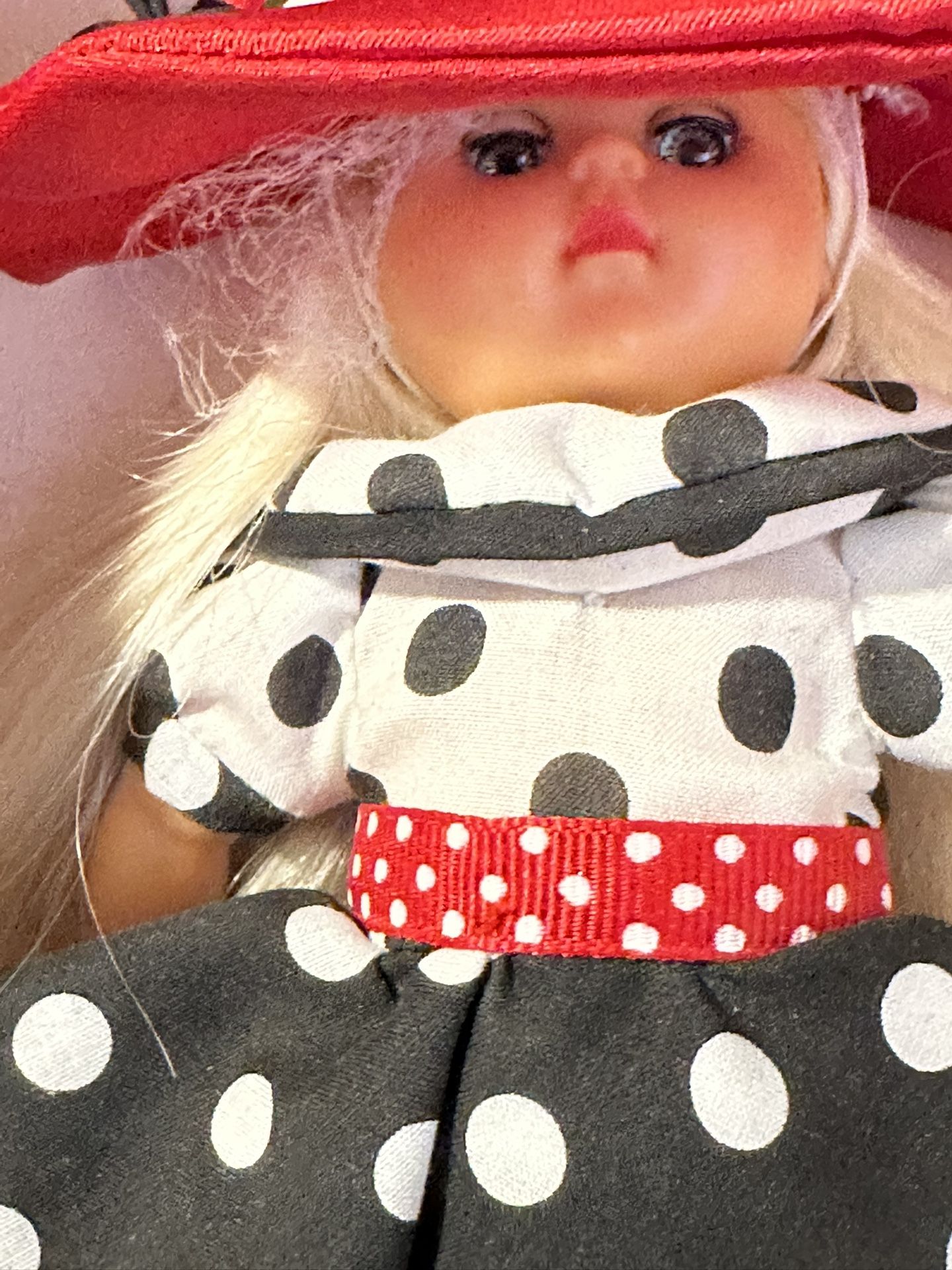 Vogue Dolls - Ginny Walks spot **READ