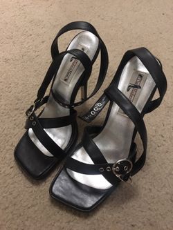 Black stiletto heels size 7