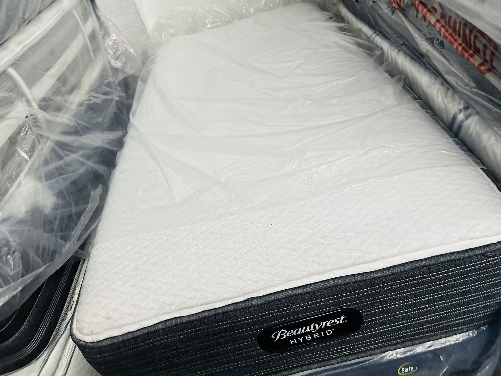 Twin Beautyrest Hybrid Mattress And Box Spring