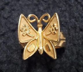 Retired James Avery mariposa ring