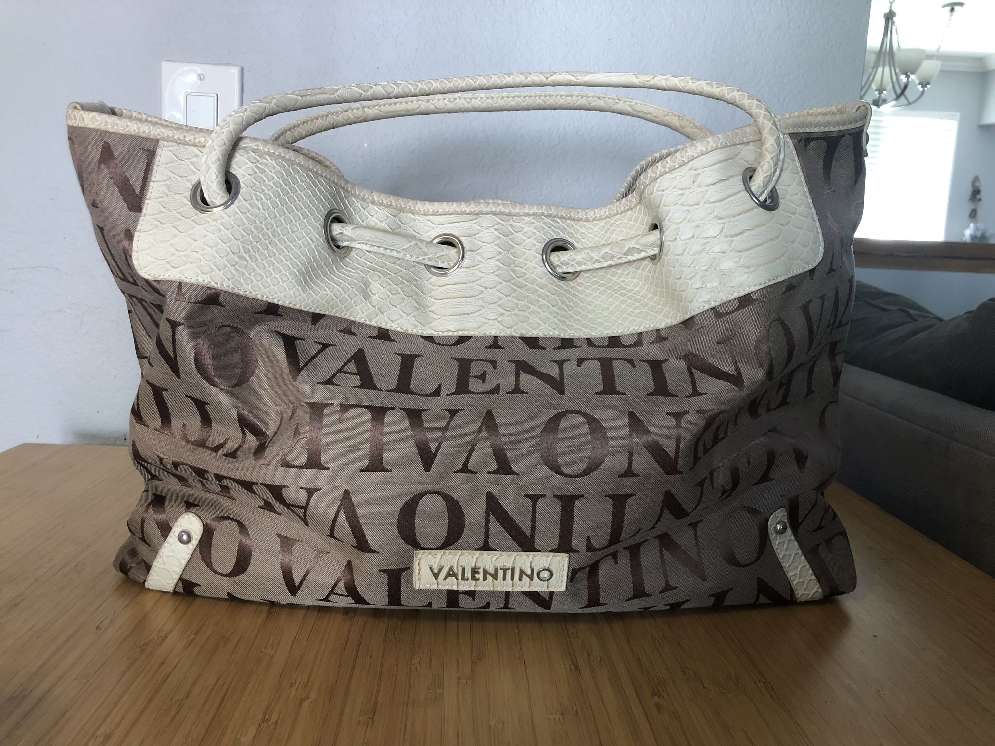 VALENTINO Tote Hand Bag (Please read DESCRIPTION)