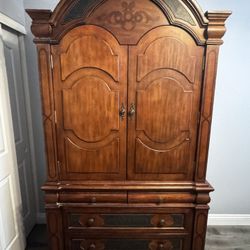 40 Year Old Antique Bedroom Dresser Set