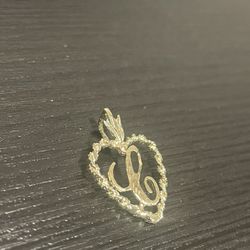 14K Rope Heart Initial ” C” Pendant 🤑
