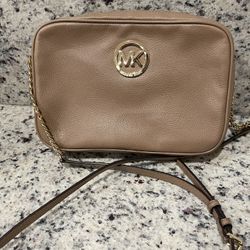 Michael Kors Leather Purse! Excellent Condition