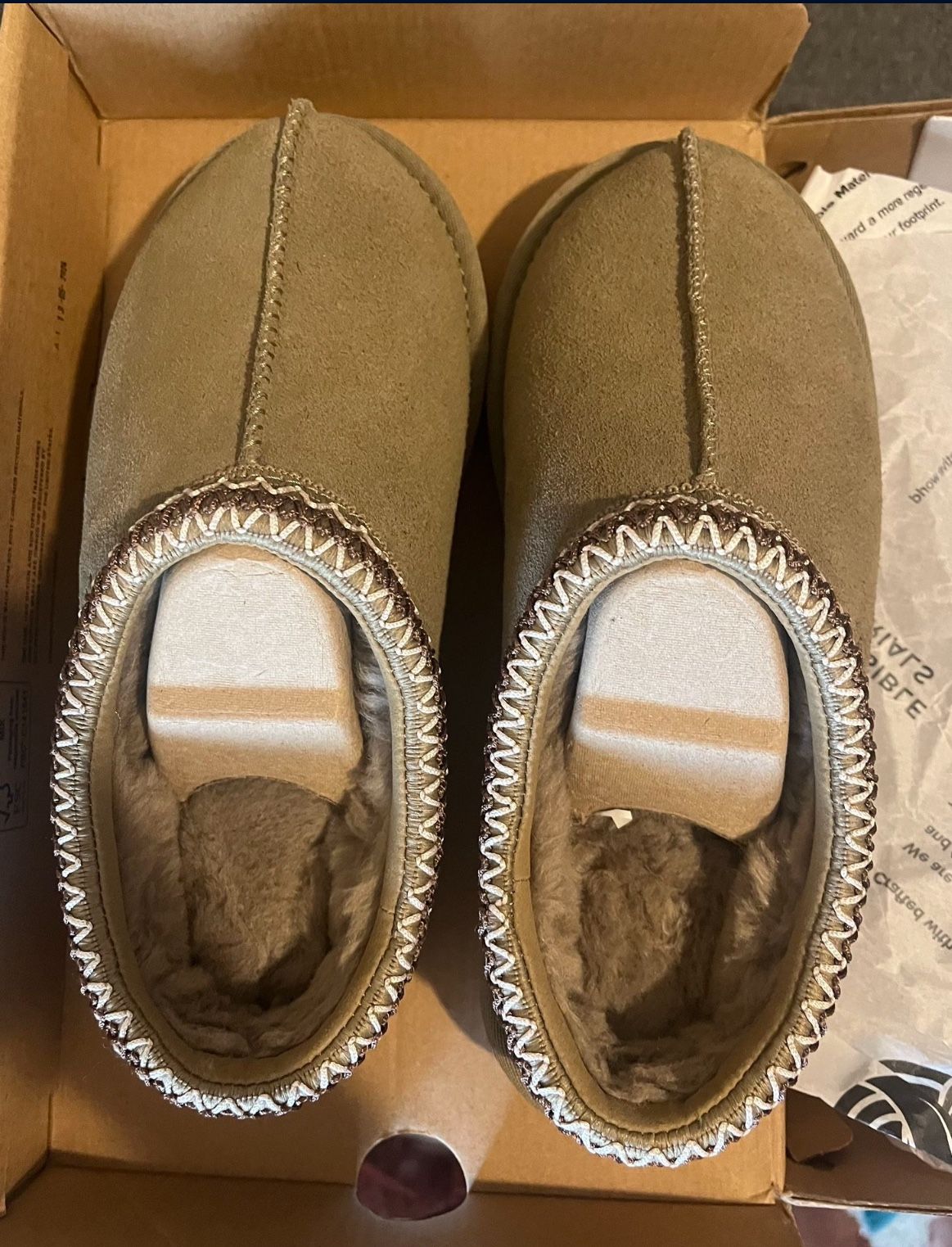 New Size 7 Tasman Uggs