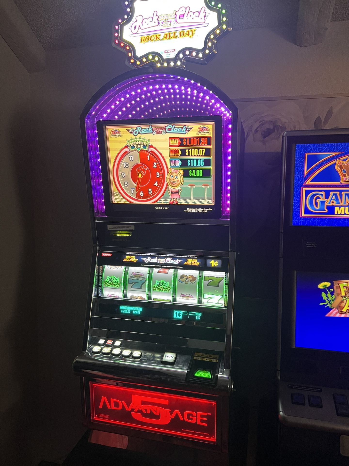 Real Casino Slot Machine Rock Around The Clock