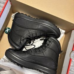 Nike Woodside Black Boots