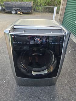 LG ELECTRIC dryer running great 29wide 32 deep