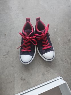 Kids - Converse Chuck Taylor Axel Mid Sneakers