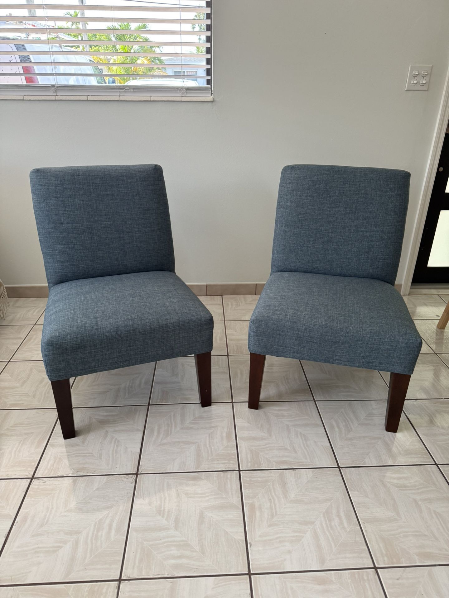 Accent Chairs