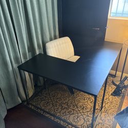 L-shaped Desk Table