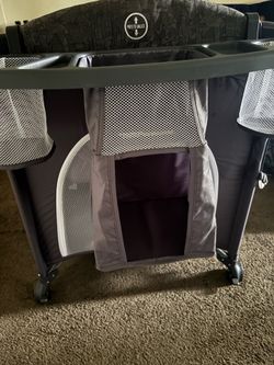Side bed play pen
