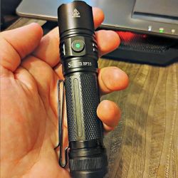 Sofrin sc35 flashlight 2000 lumens
