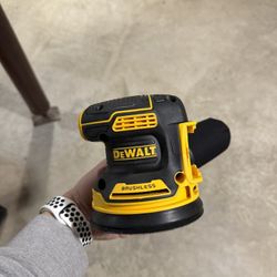 Dewalt XR Sander 