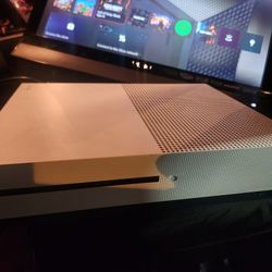 Xbox One S 1Tb Disc Edition 