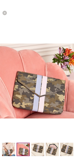 Stella and Dot Bellamy clutch