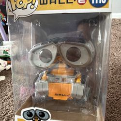 Wall E figure