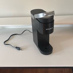 KEURIG Coffee Maker