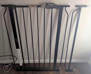 Extra Tall Pet Gate / Safety Gate - Fits Openings 29” - 36.5”
