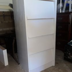 5 drawer white dresser 