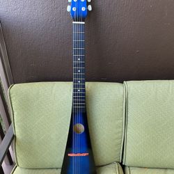 TRAVEL ACOUSTIC GUITAR 