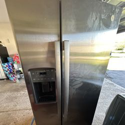 Refrigerator 