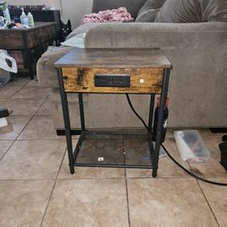 End Table W/ Outlet 
