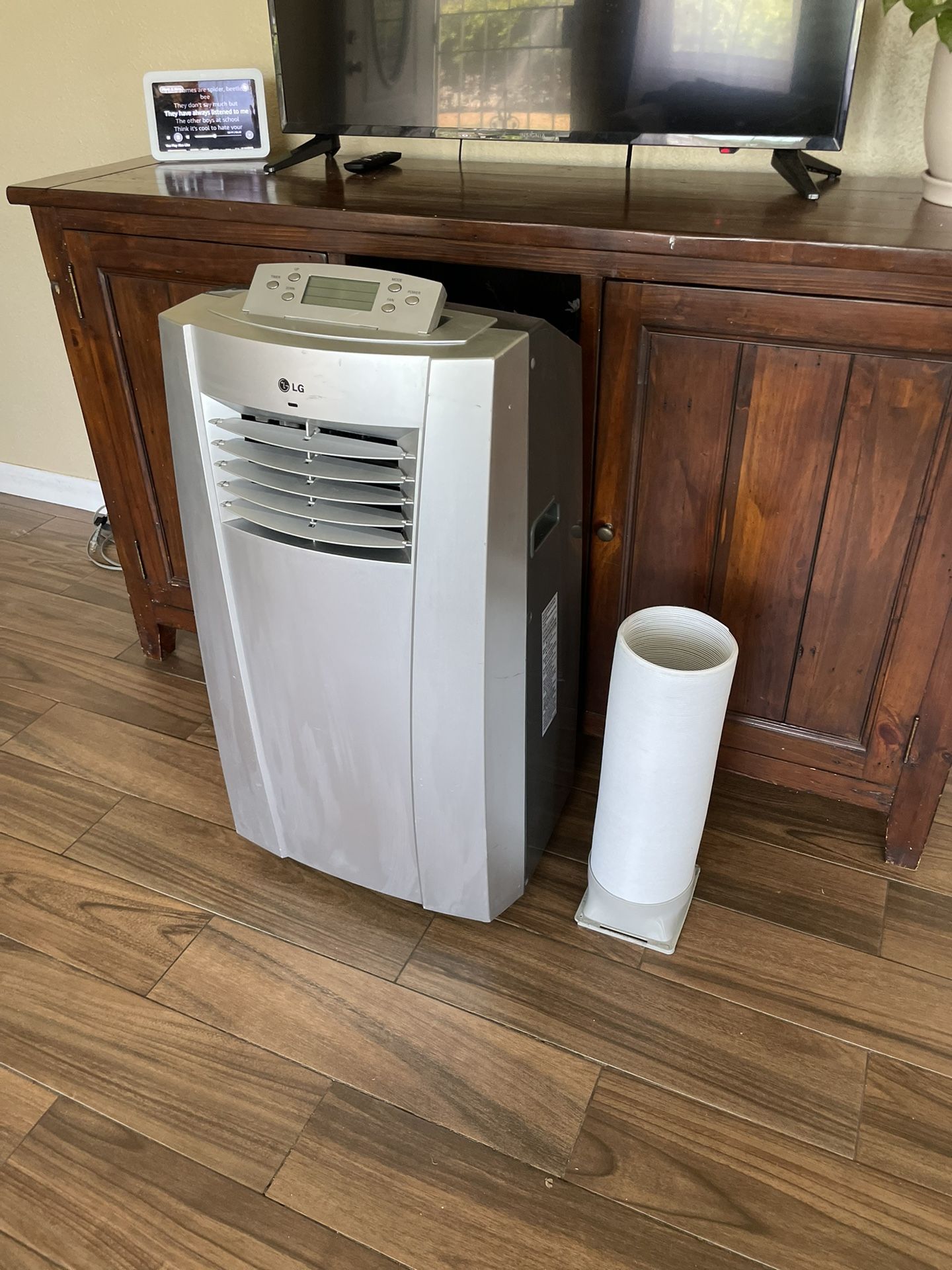 LG Portable AC Unit 10,000 BTU Needs Window Vent $125 Firm Pick Up Only No Trades