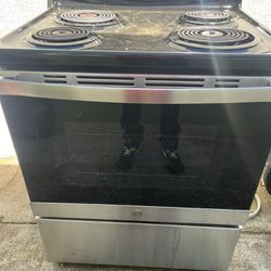 Electric Stove Like New 