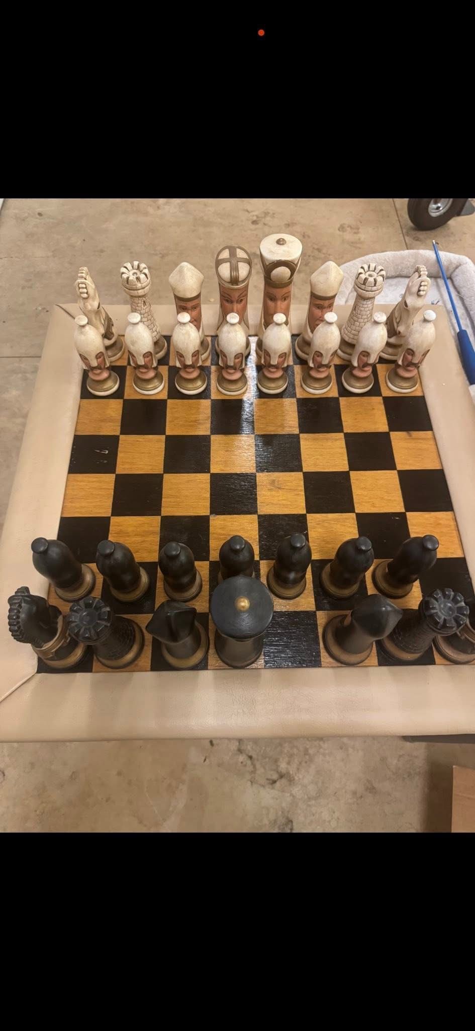 chess table and figures