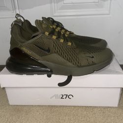 NIKE AIR MAX 270