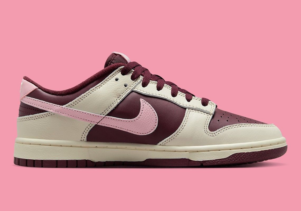 Nike Dunk Low Valentines Day 2023 Size 9 for Sale in New York