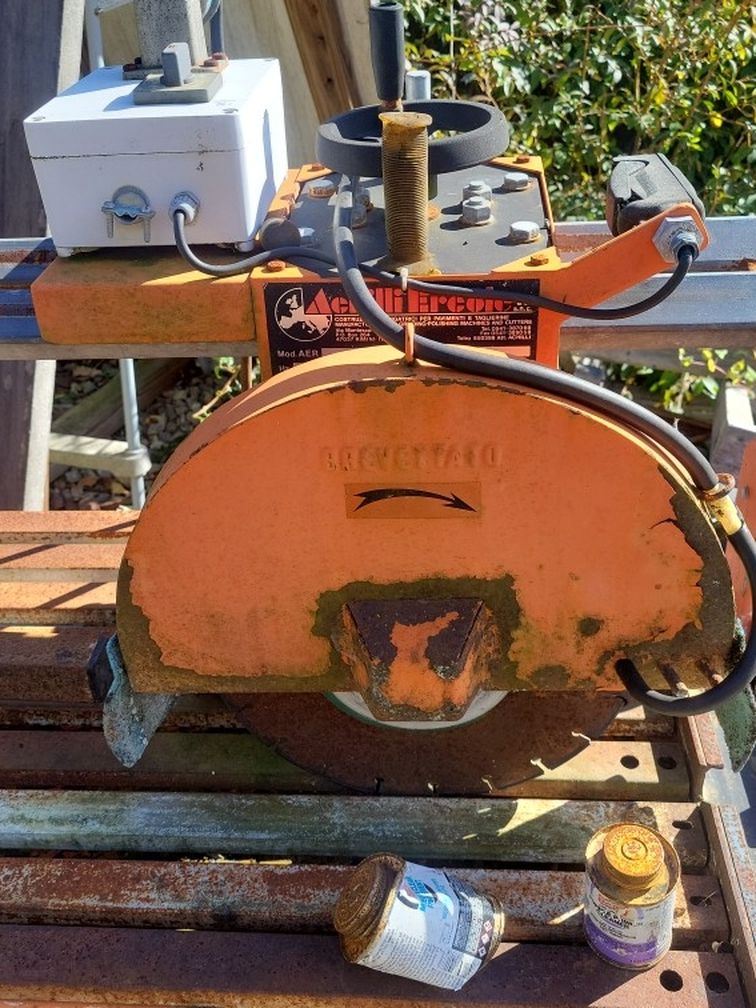 Stone Saw