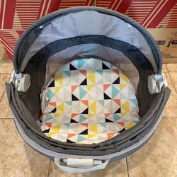 Fisher Price Portable Bassinet On-The-Go Baby Dome