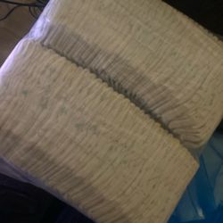 Got 5 Packs Of New Born Pampers No Long In The Box