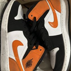 Air Jordan 1 Mid