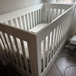 Baby Crib With Bamboo Mattress With Several Cotton Sheets And Water Proof Mats  